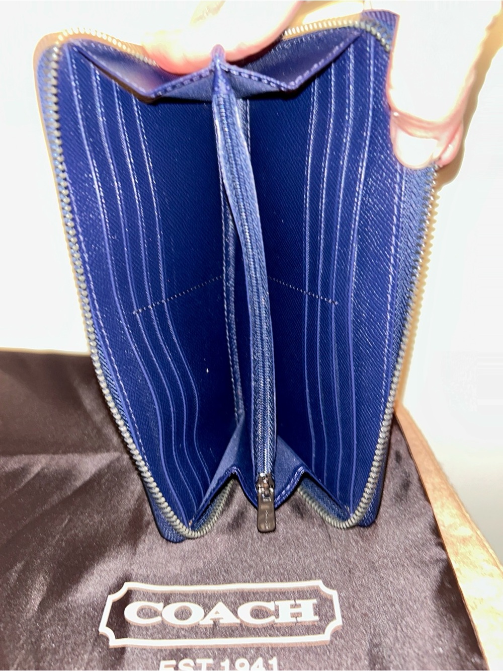 Coach Star Wars x Accordion Zip Wallet Cadet Navy with Glitter. Collector Piece - Picture 10 of 11